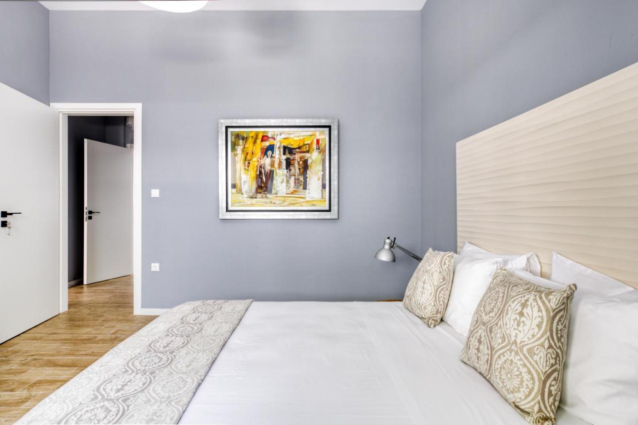 Spacious Flat With Courtyard And Private Parking! Atena Exterior foto