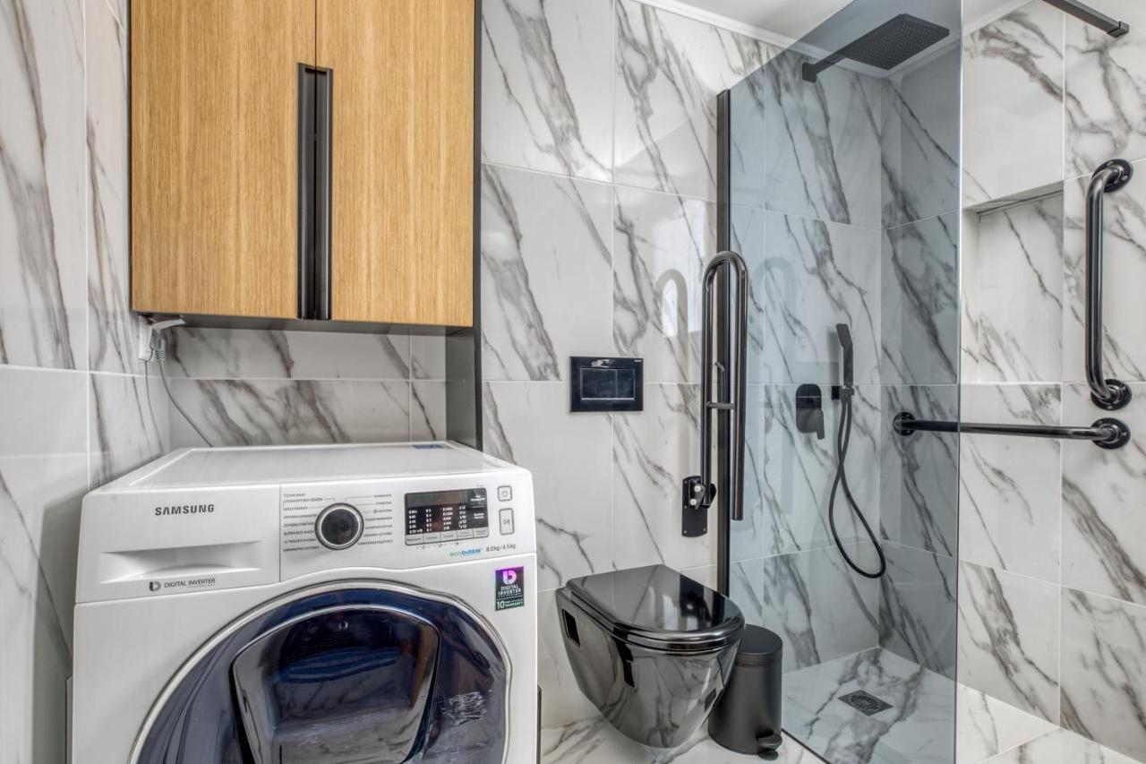 Spacious Flat With Courtyard And Private Parking! Atena Exterior foto