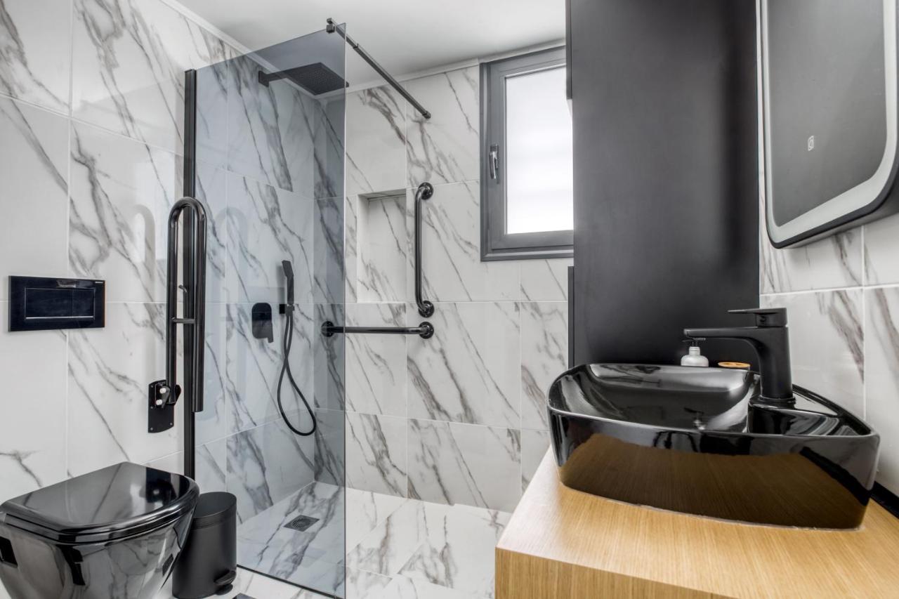 Spacious Flat With Courtyard And Private Parking! Atena Exterior foto